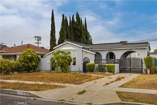 10022 S Manhattan Pl, Los Angeles, CA 90047 - Photo 1
