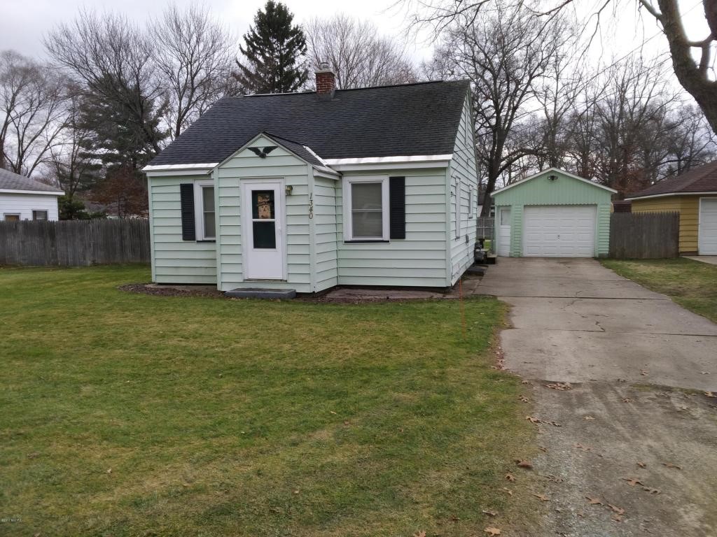 1340 East St Muskegon Mi 49442 Mls 17000967 Coldwell Banker