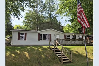 8688 Chain O Lakes Dr Delton Mi 49046 Mls 19028701 Coldwell