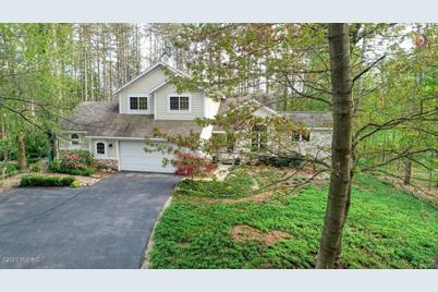 6130 Kings Way Saugatuck Mi 49453 Mls 20005570 Coldwell Banker