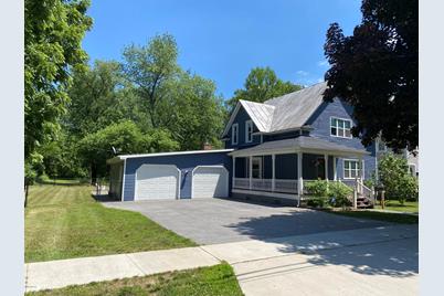 15 Griswold St Hillsdale Mi 49242 Mls 20026224 Coldwell Banker