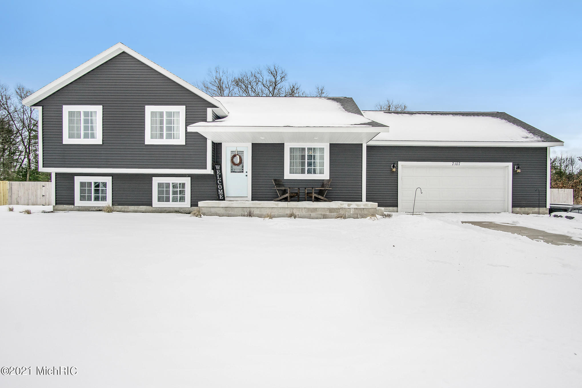 7107 Annabell Dr Muskegon Mi 49442 Mls 21003366 Coldwell Banker