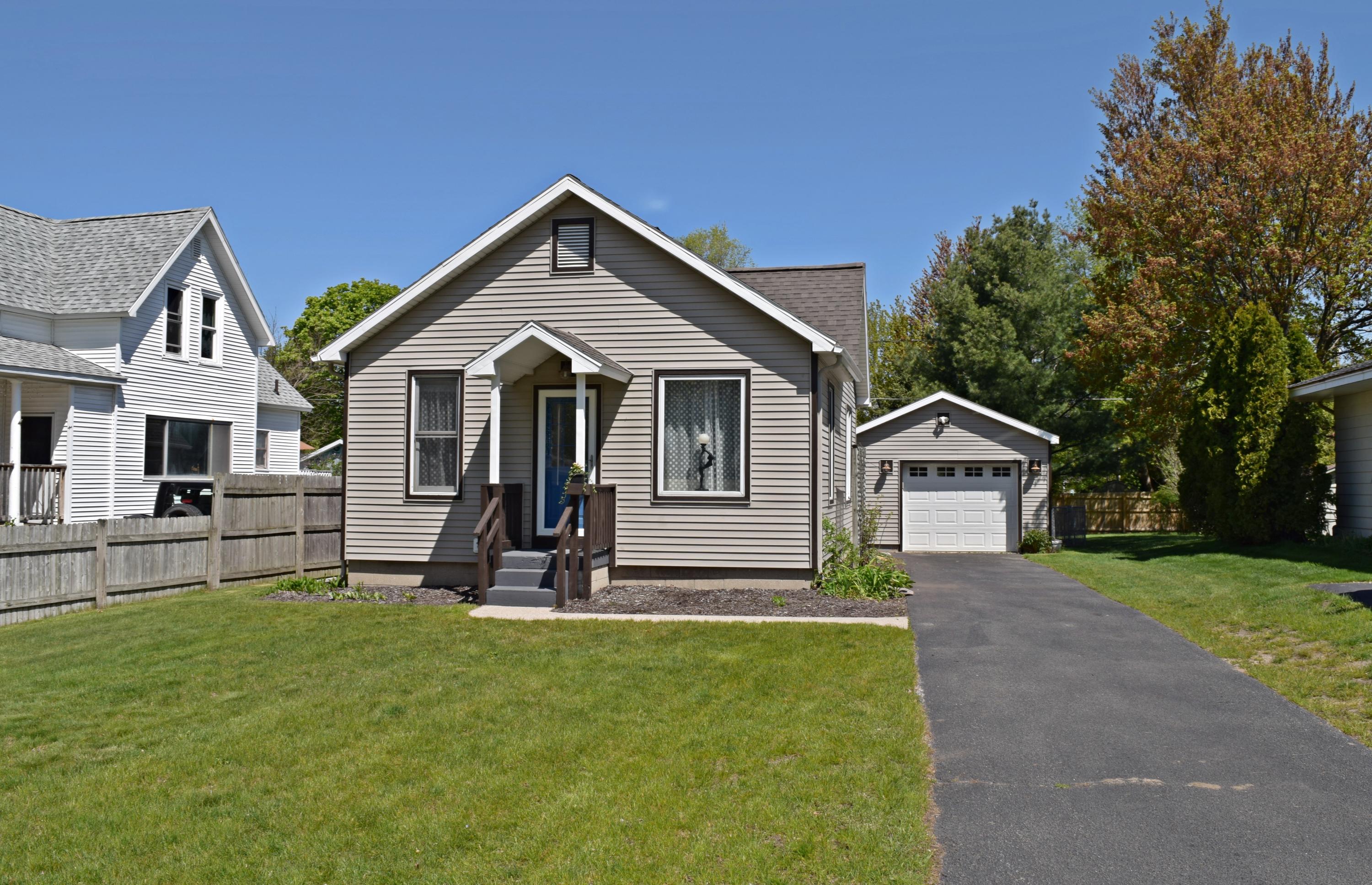915 Mitchell St, Ludington, MI 49431 MLS 21017912 Coldwell Banker