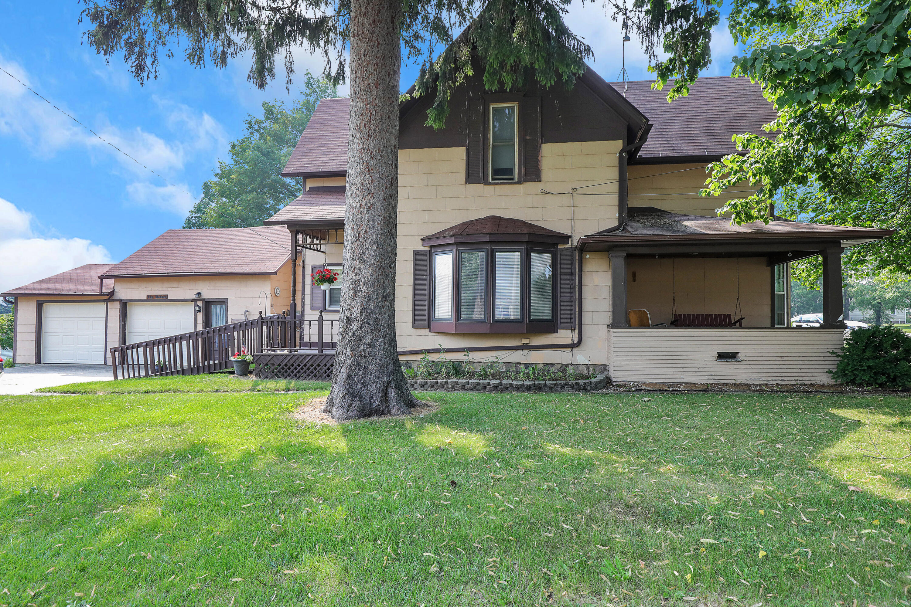 105 W Jefferson St, Pewamo, MI 48873 MLS 21098401 Coldwell Banker