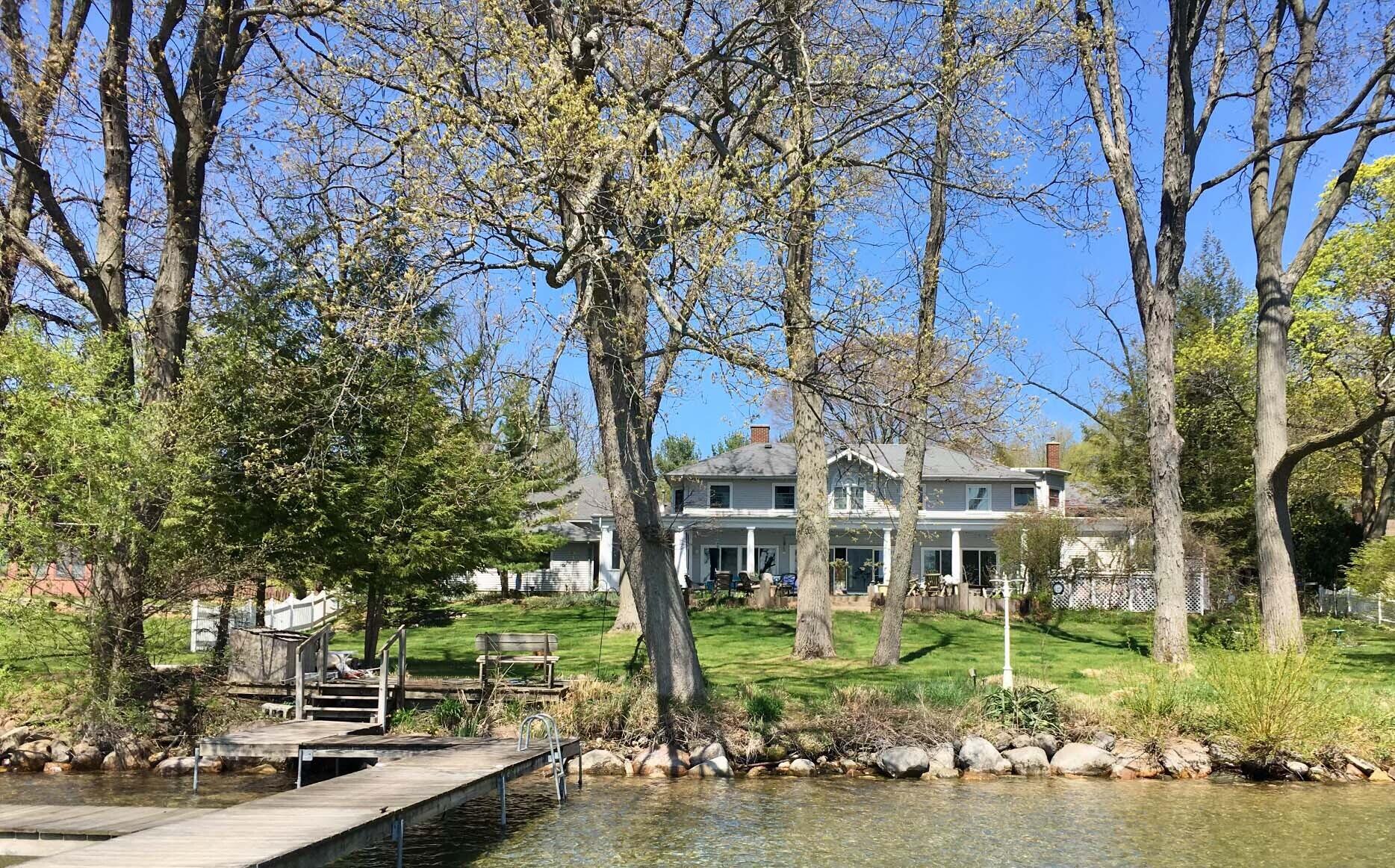 3856 E Gull Lake Dr, Hickory Corners, MI 49060 MLS 22002341