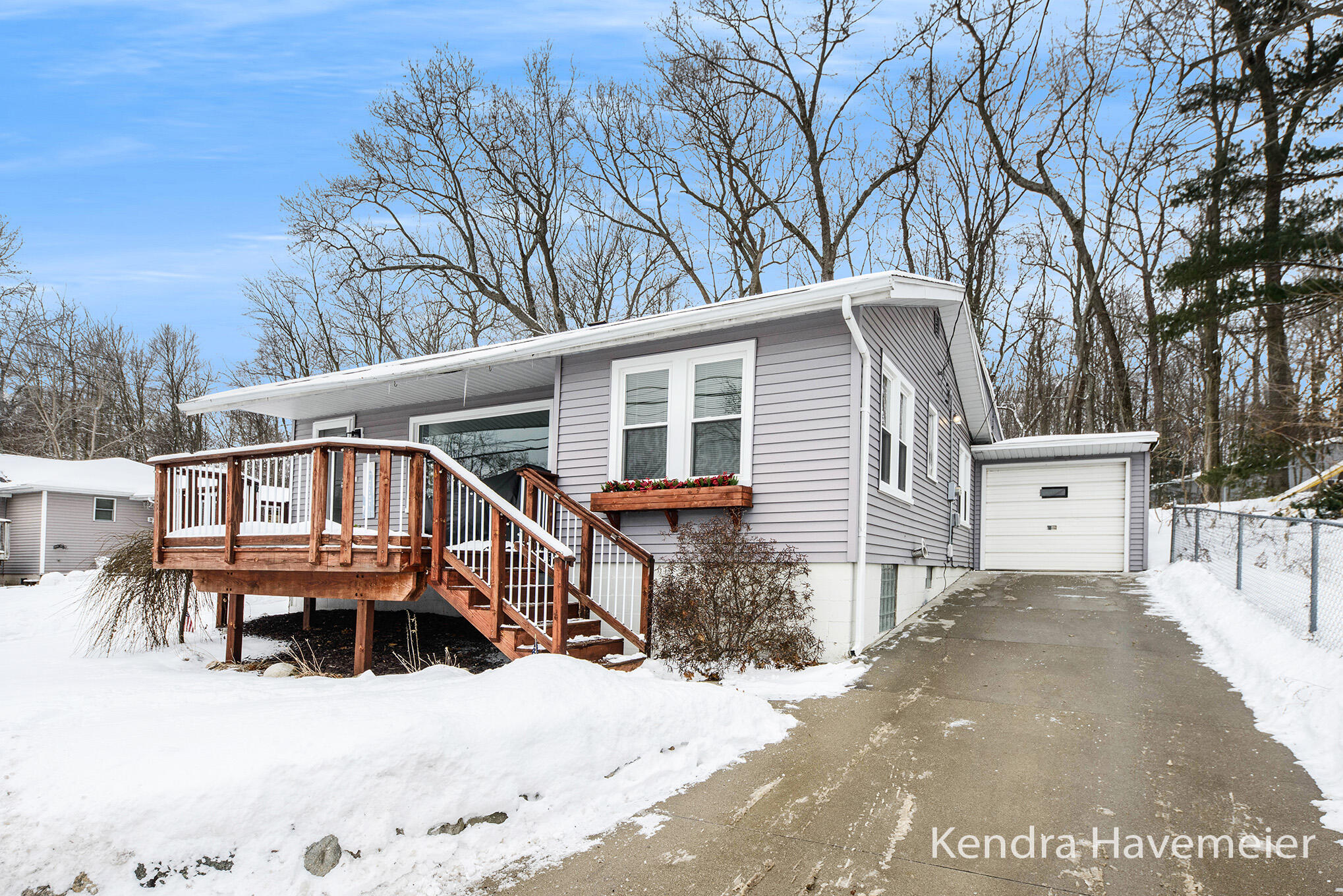 8639 Brower Lake Dr, Rockford, MI 49341 MLS 22002572 Coldwell Banker