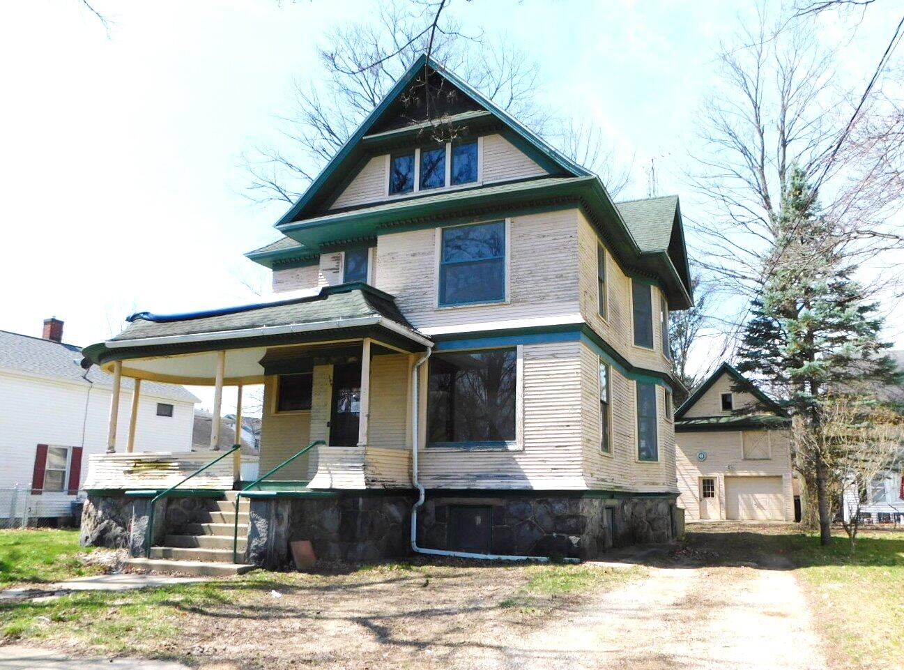 105 Center St, Dowagiac, MI 49047 MLS 22011375 Coldwell Banker