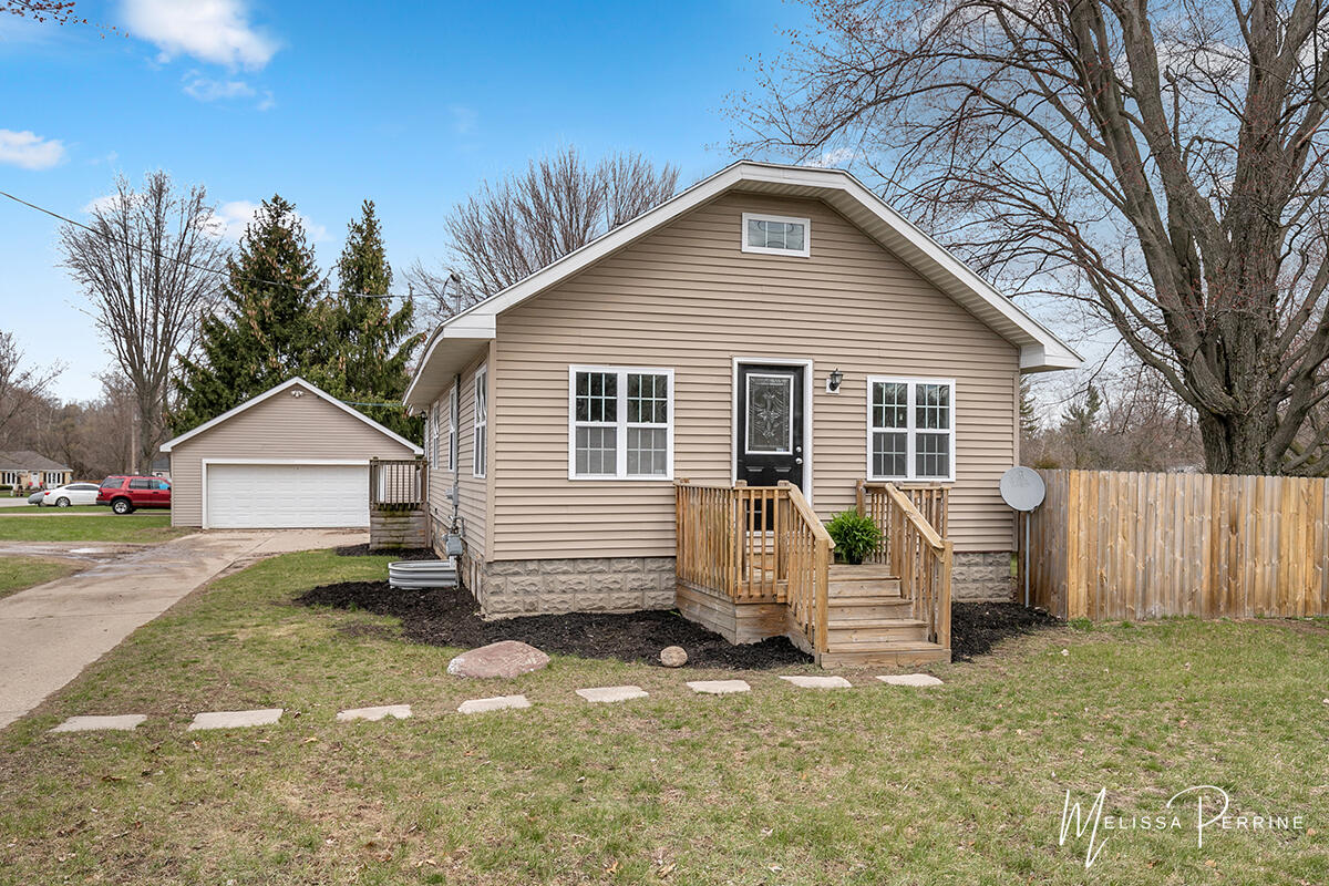 1339 52nd St, Kentwood, MI 49508 MLS 22013517 Coldwell Banker