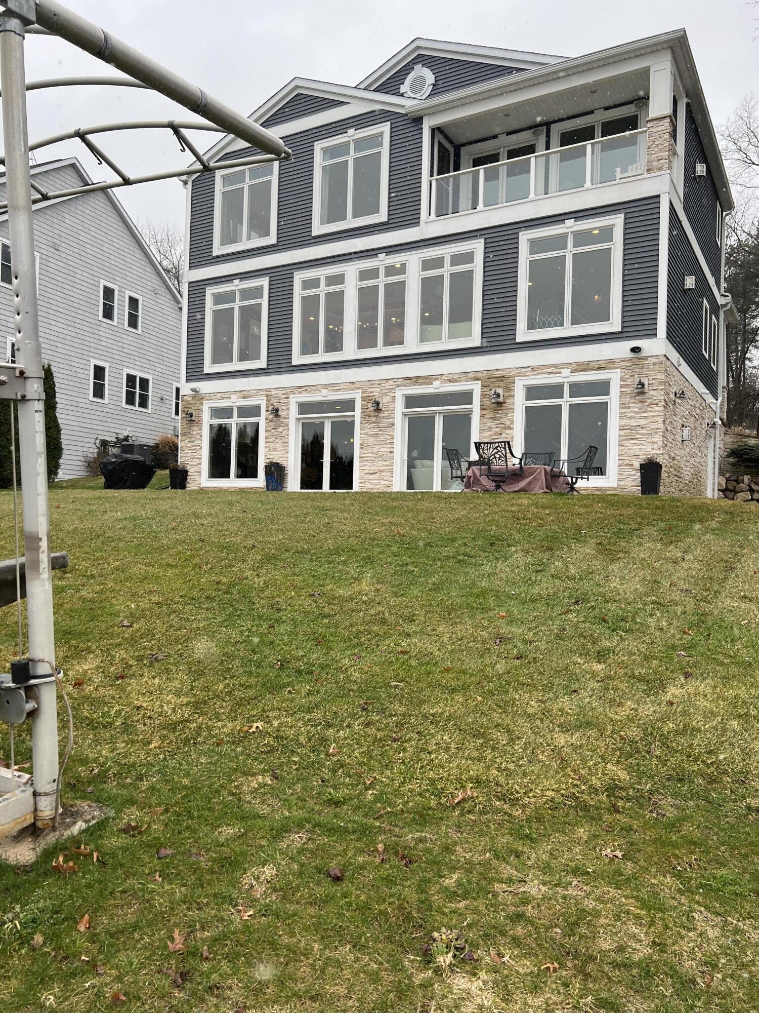 1230 N Eagle Lake Dr, Kalamazoo, MI 49009 MLS 22021066 Coldwell Banker