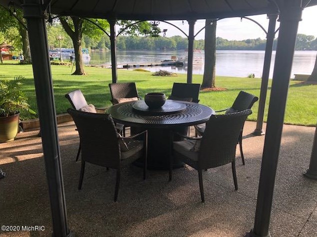 19042 Brandywine Dr, Gobles MI 49055-8691 exterior