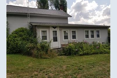 2453 E Montgomery Rd Hillsdale Mi 49242 Mls 20035420 Coldwell Banker
