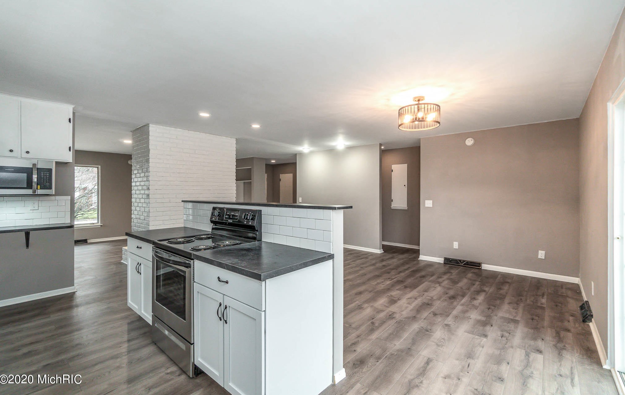 2515 Mcewan St, Saginaw MI 48602-3548 exterior