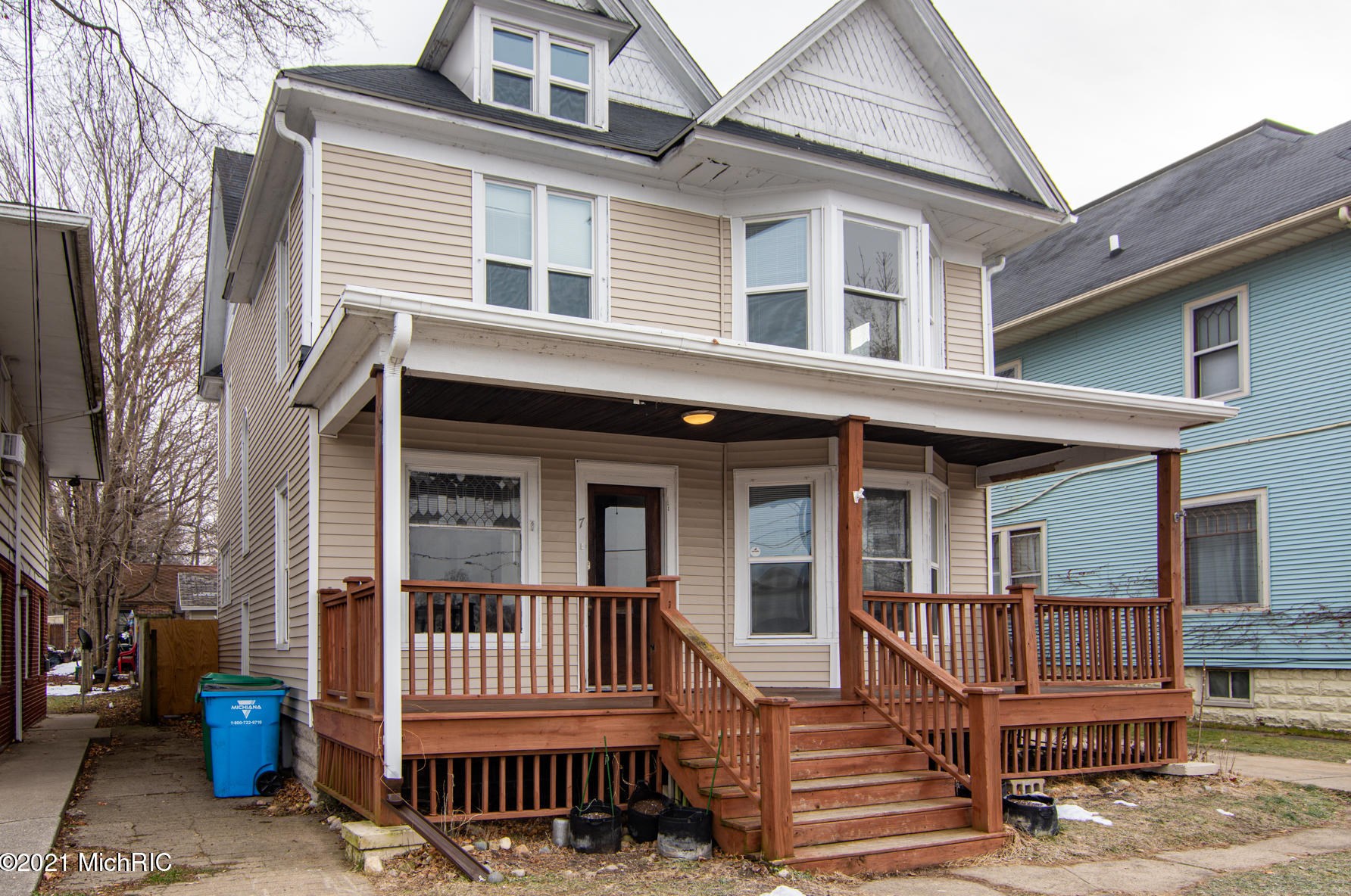 7 5 St, Niles MI 49120-2414 exterior