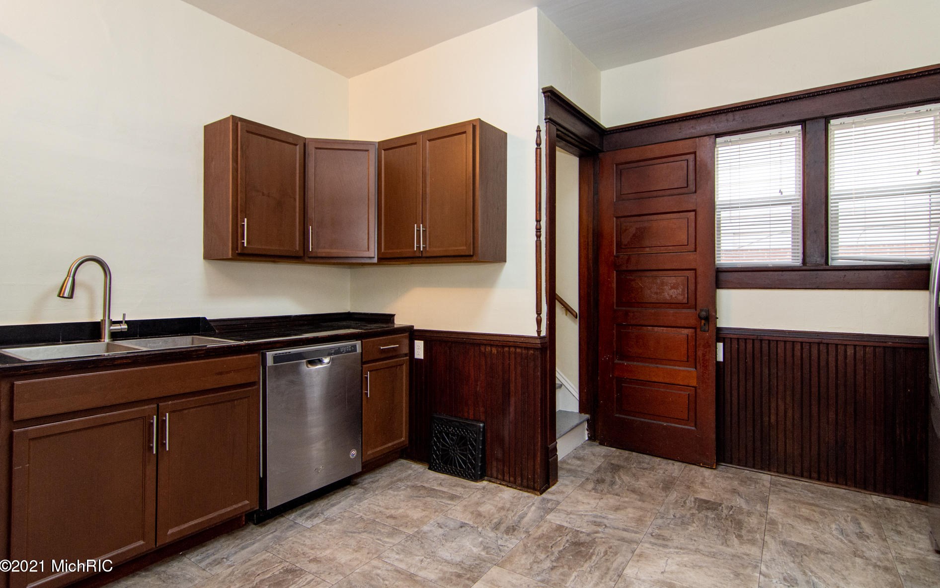 7 5 St, Niles MI 49120-2414 exterior