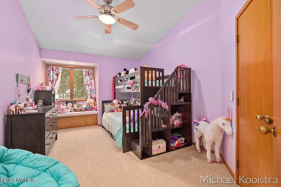 10100 Deer Creek Dr, Ada MI 49301-9150 exterior