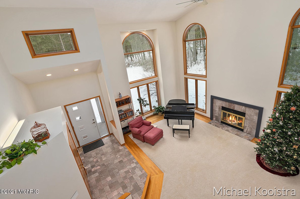 10100 Deer Creek Dr, Ada MI 49301-9150 exterior