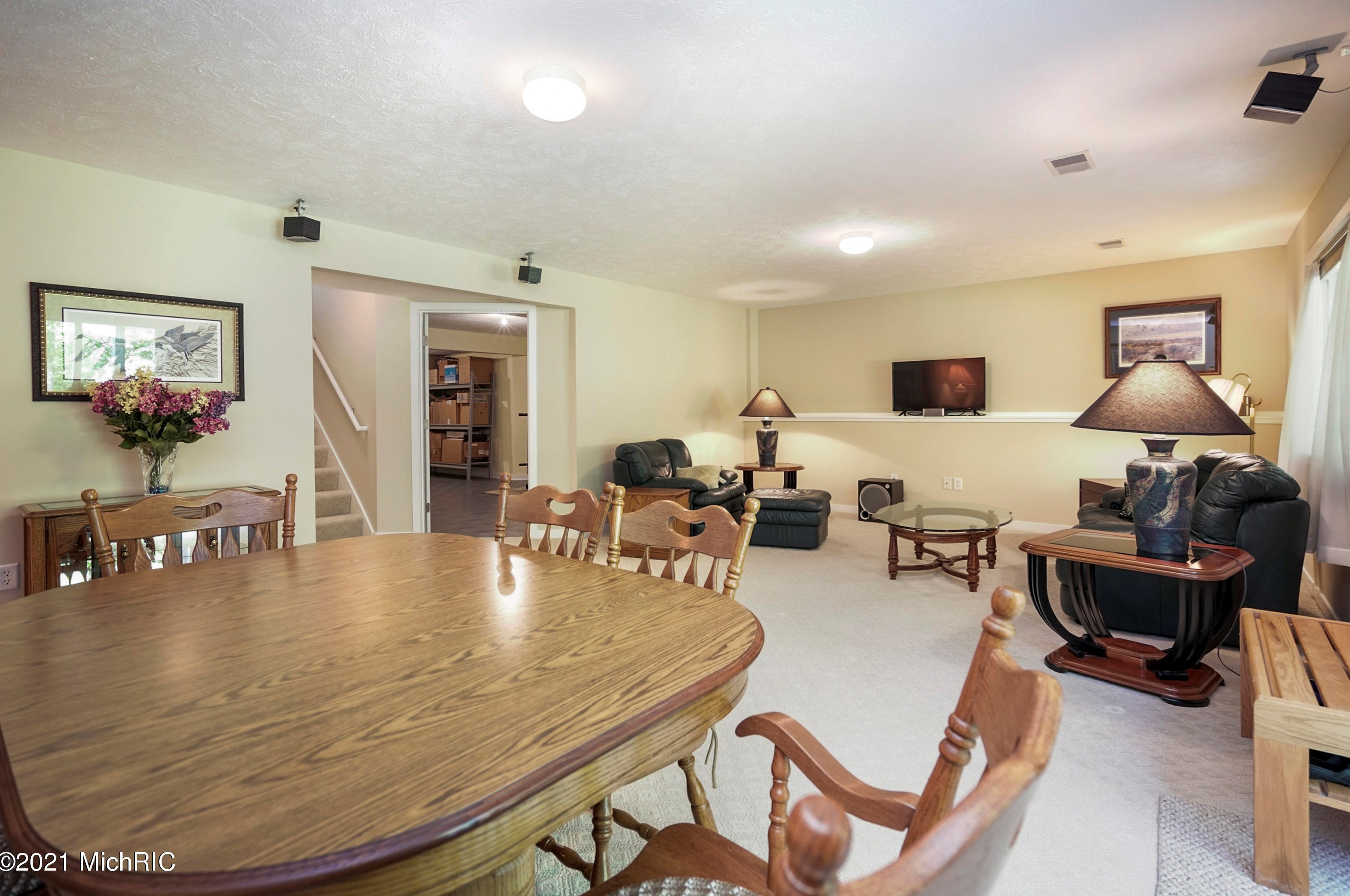 3682 Creekside Dr, Dorr MI 49323-9094 exterior