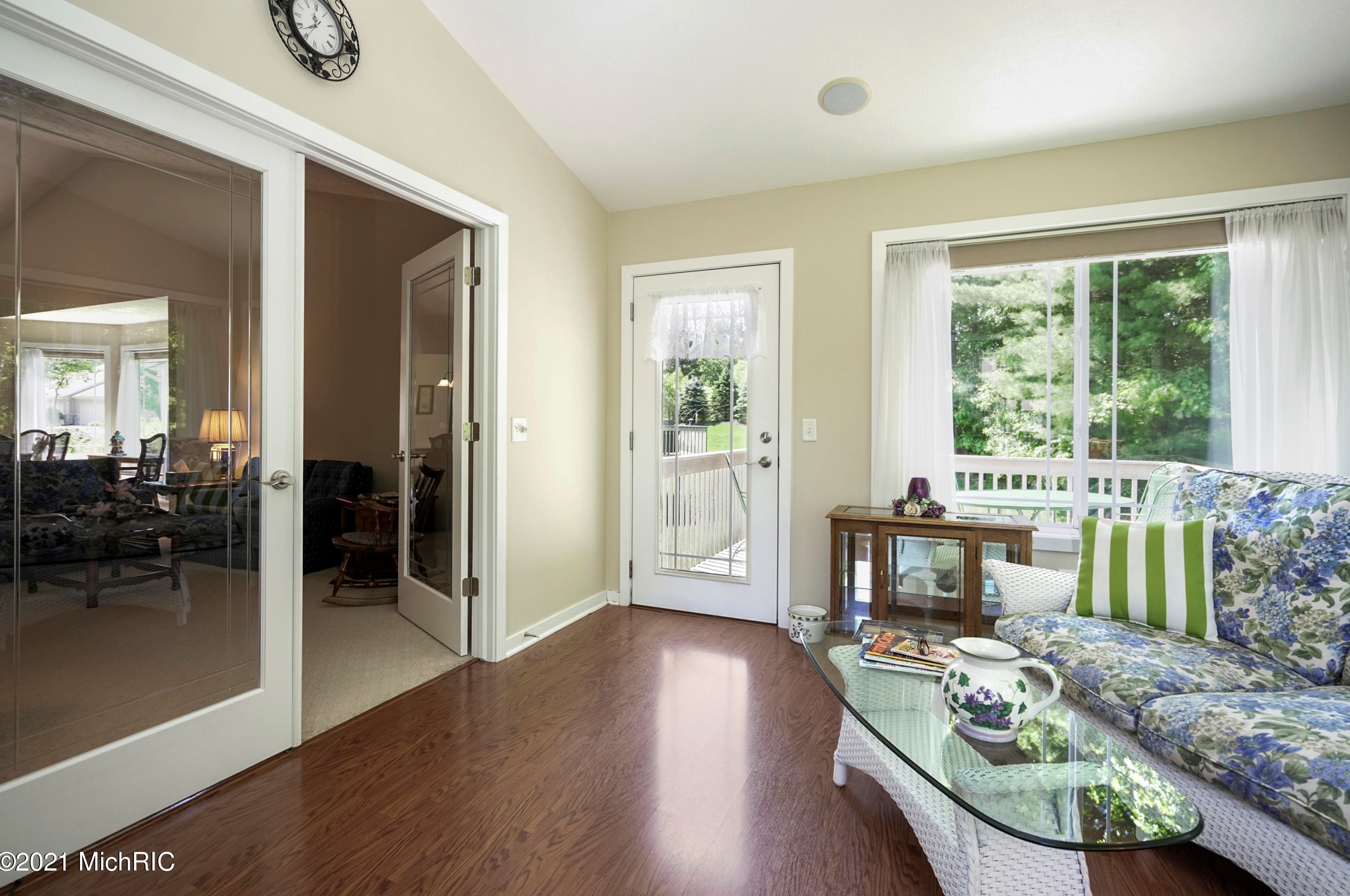 3682 Creekside Dr, Dorr MI 49323-9094 exterior