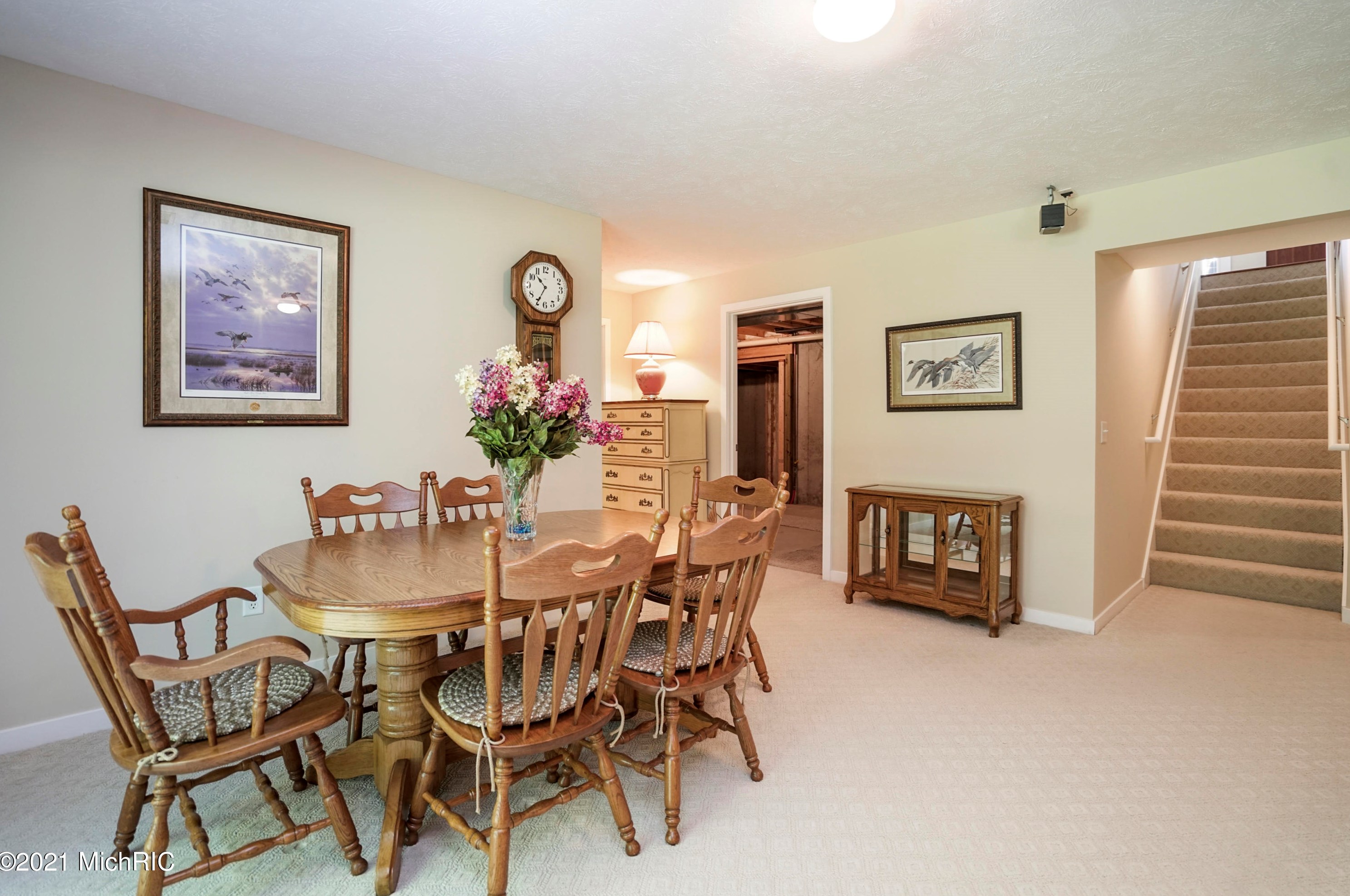 3682 Creekside Dr, Dorr MI 49323-9094 exterior