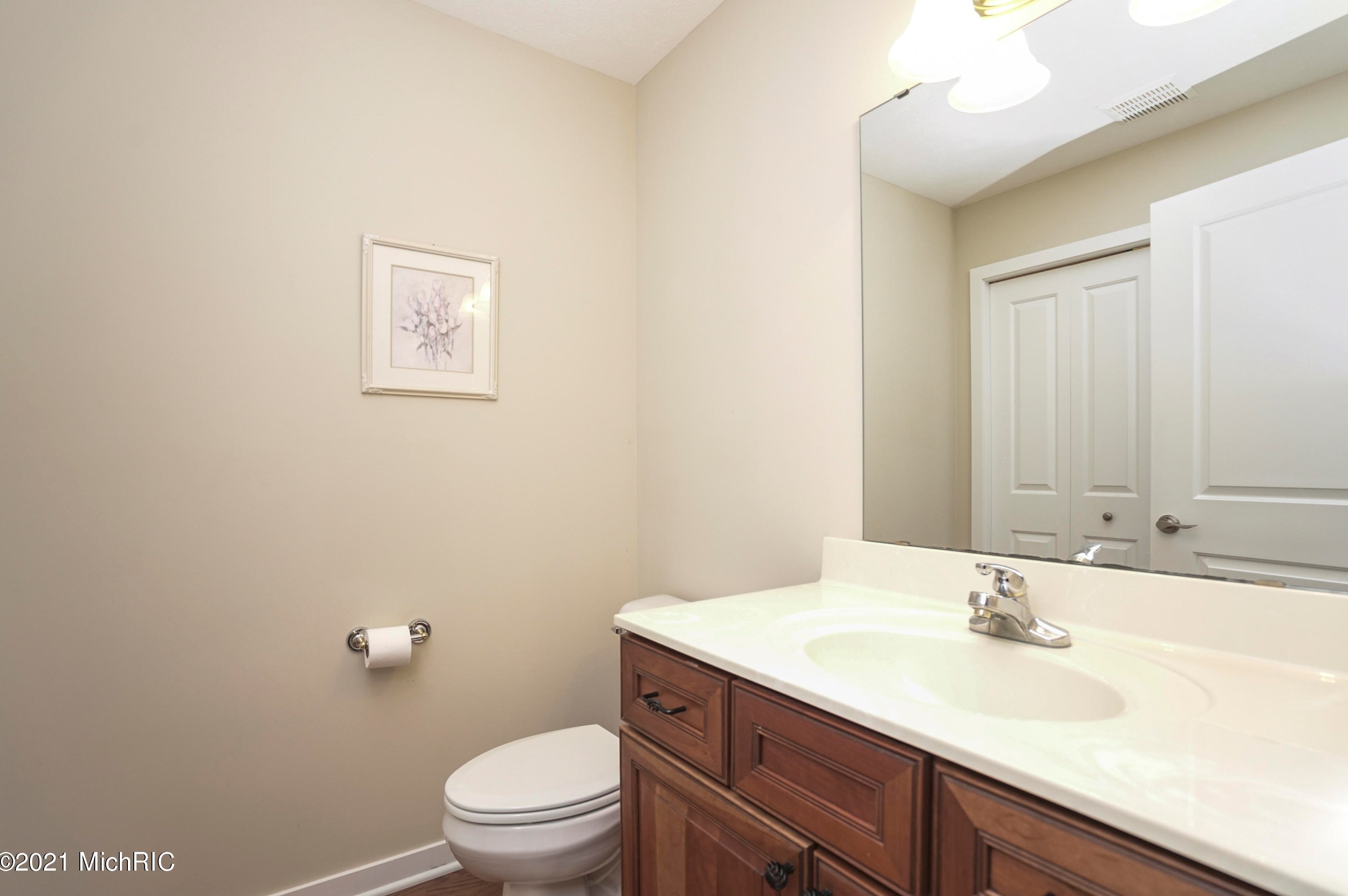 3682 Creekside Dr, Dorr MI 49323-9094 exterior