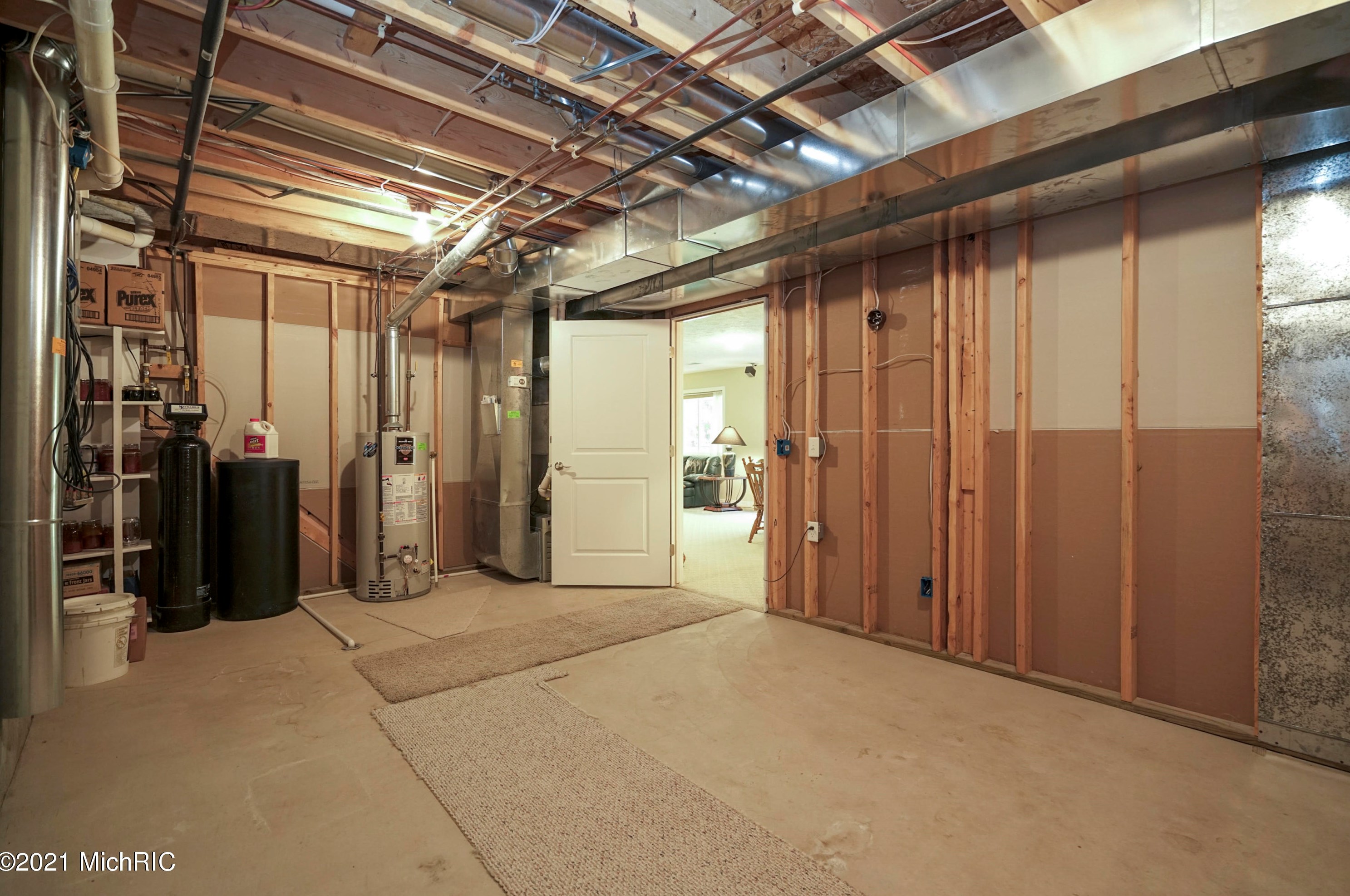 3682 Creekside Dr, Dorr MI 49323-9094 exterior