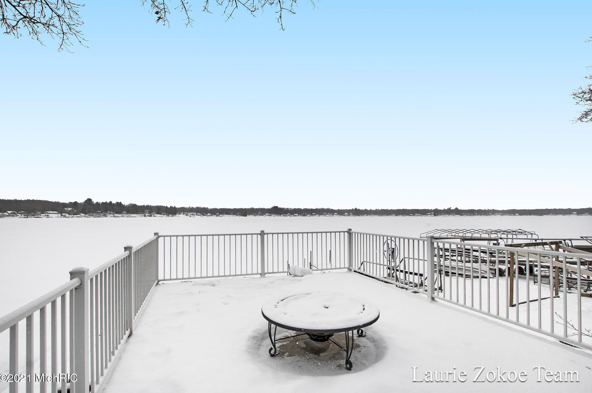 7849 Minising Point Dr, Baldwin MI 49304-8775 exterior