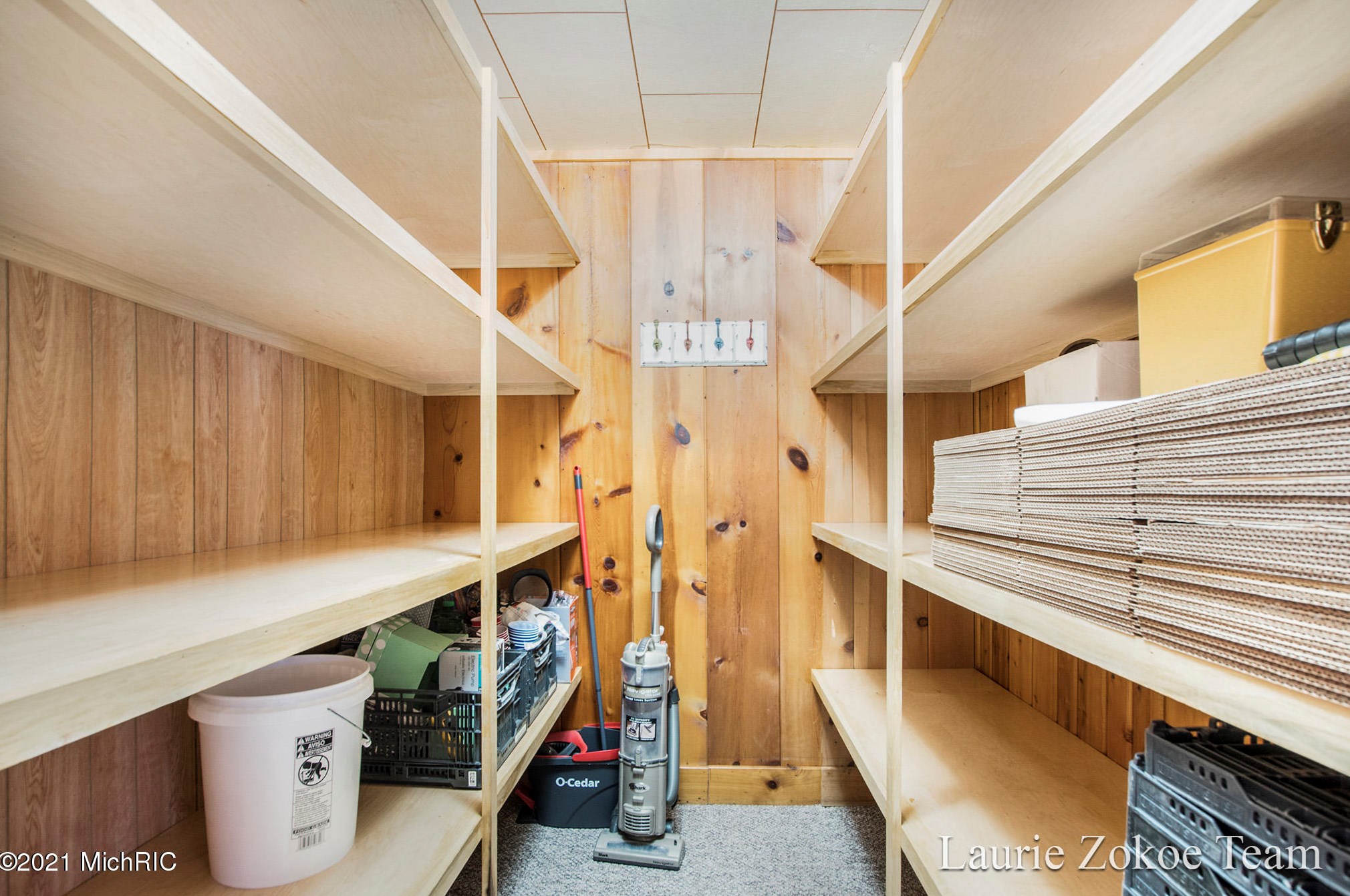 7849 Minising Point Dr, Baldwin MI 49304-8775 exterior