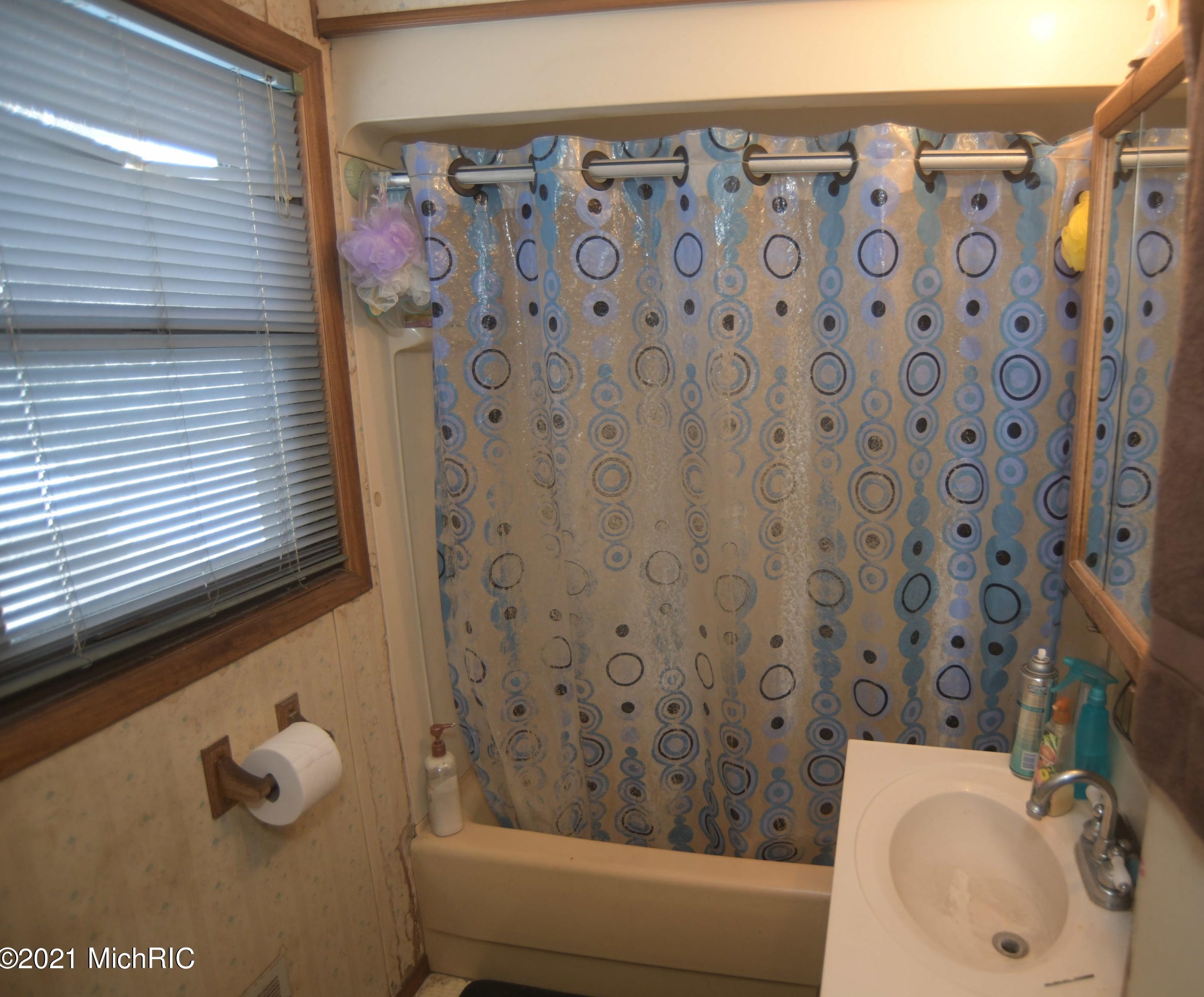 4876 Marshall Ave, Grand Rapids MI 49508-4744 exterior