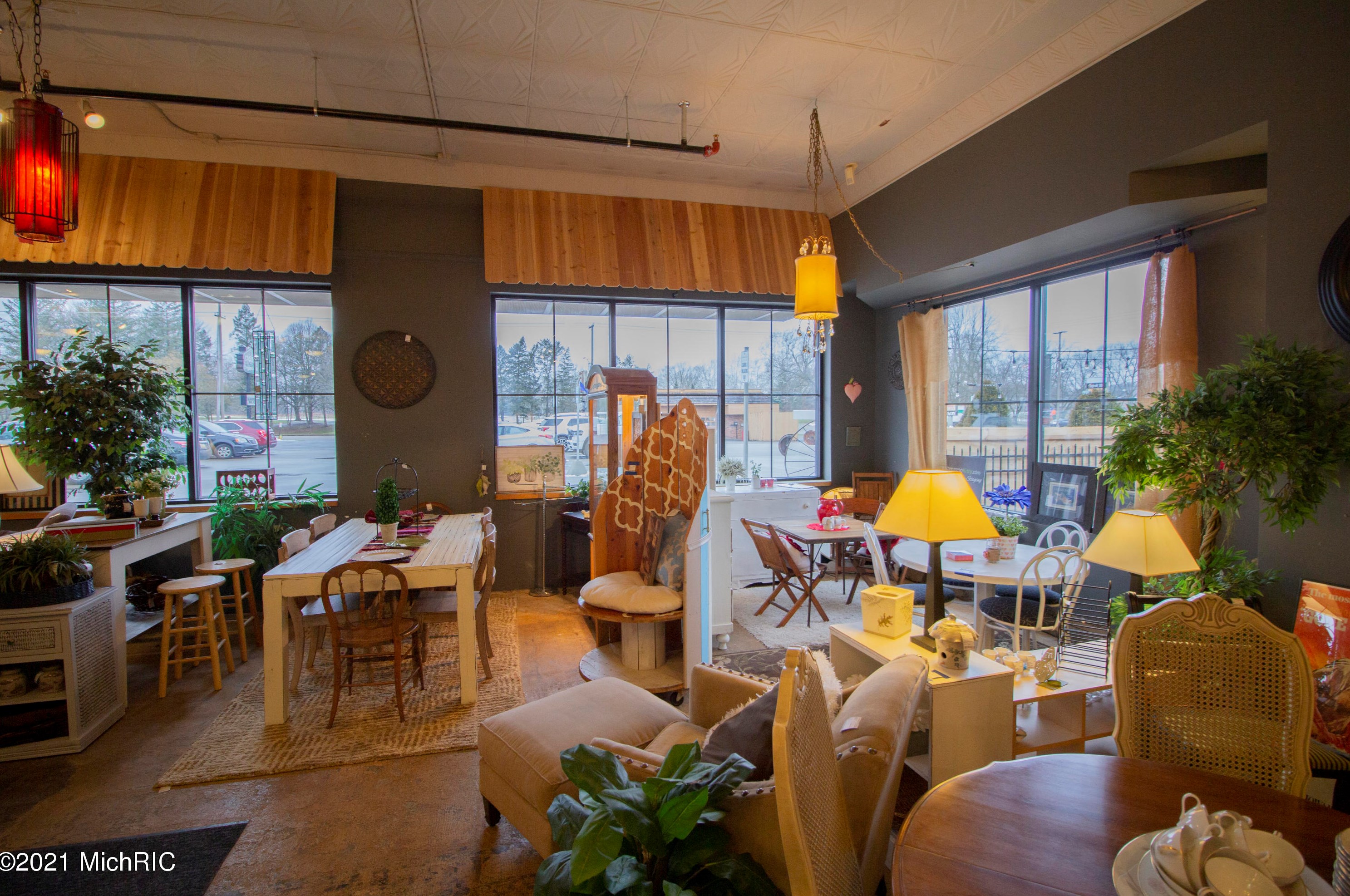 4217 Portage St, Kalamazoo MI  49001-5265 exterior