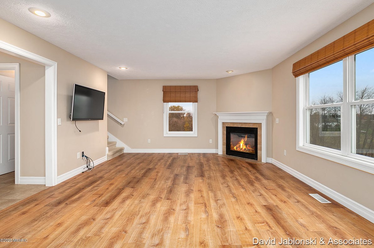 4483 Chicory Ct, Wayland MI 49348-8921 exterior