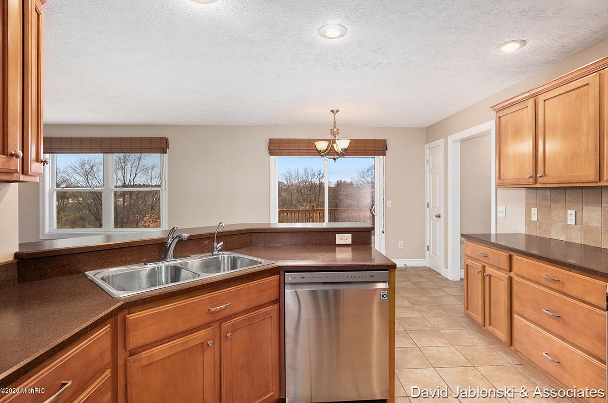 4483 Chicory Ct, Wayland MI 49348-8921 exterior