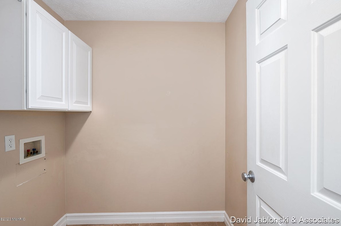 4483 Chicory Ct, Wayland MI 49348-8921 exterior