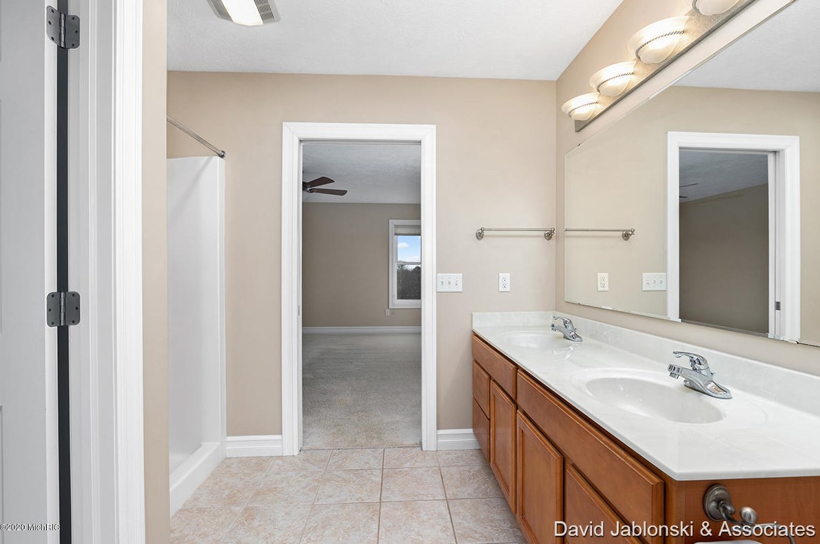 4483 Chicory Ct, Wayland MI 49348-8921 exterior