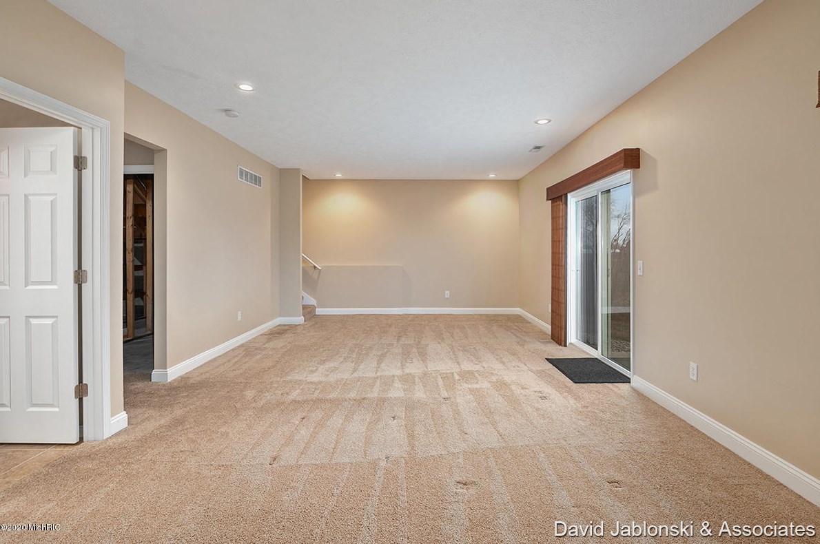 4483 Chicory Ct, Wayland MI 49348-8921 exterior