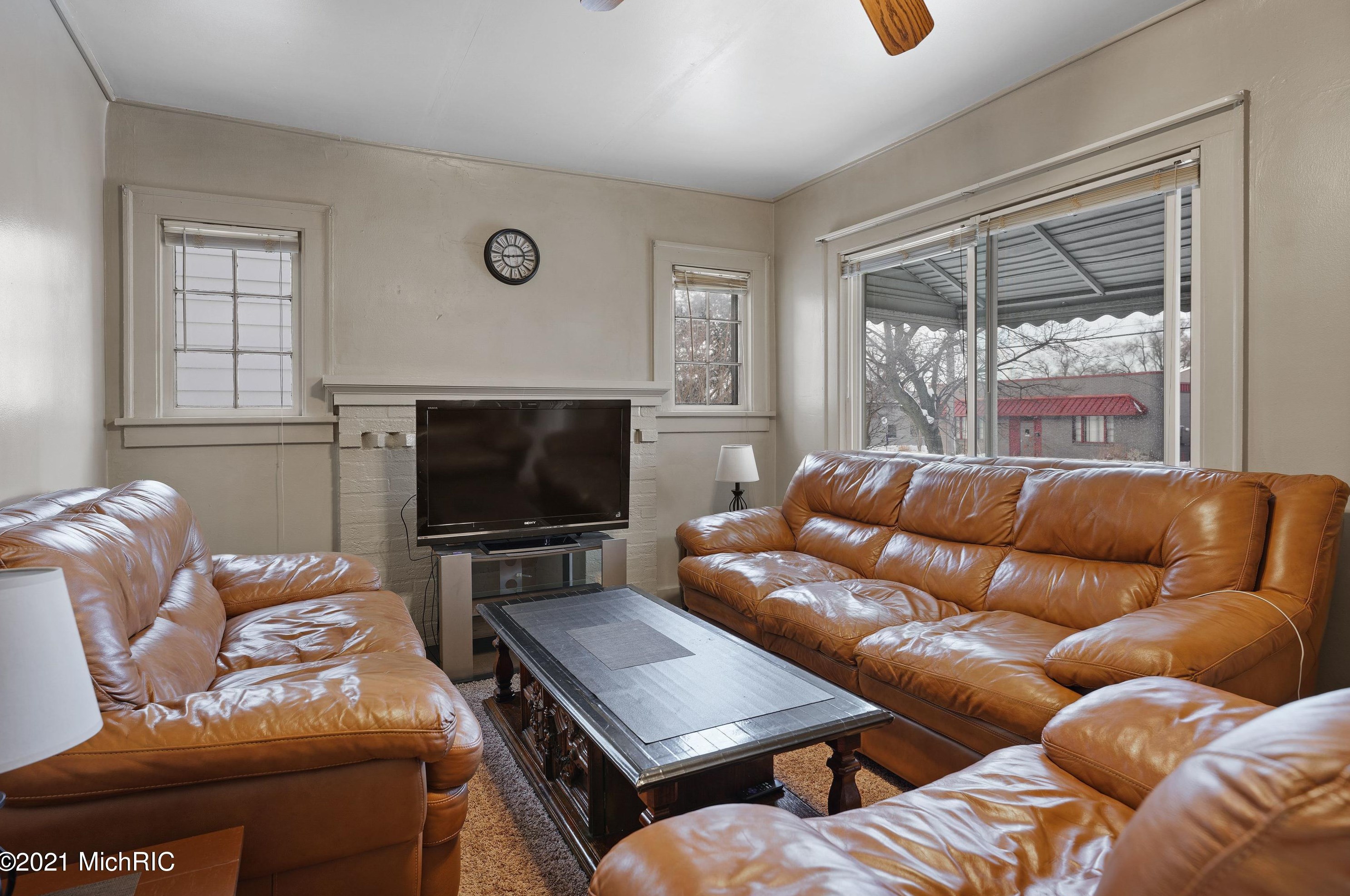 2118 Kalamazoo Ave, Grand Rapids MI  49507-3724 exterior