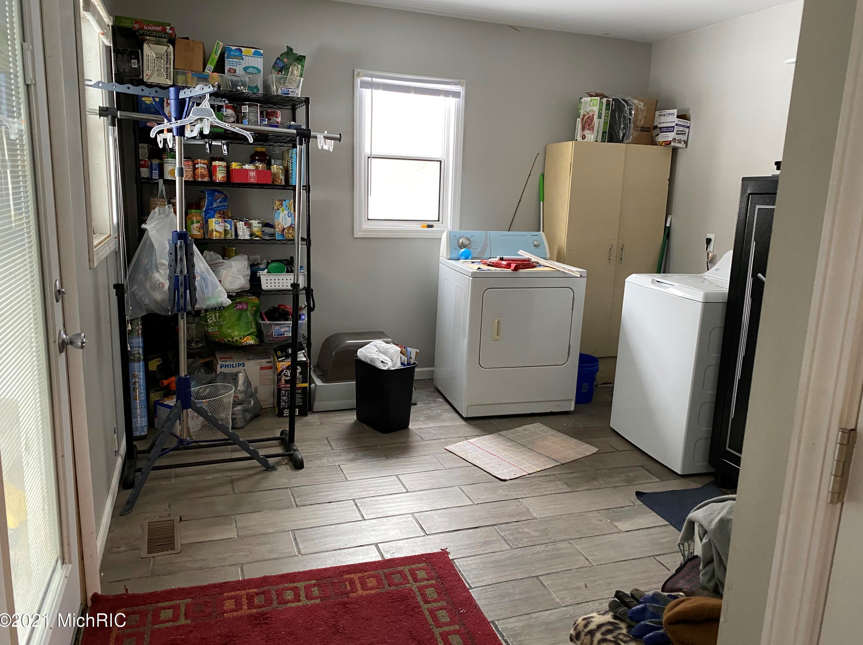 3161 Detroit Rd, Niles MI 49120-9454 exterior