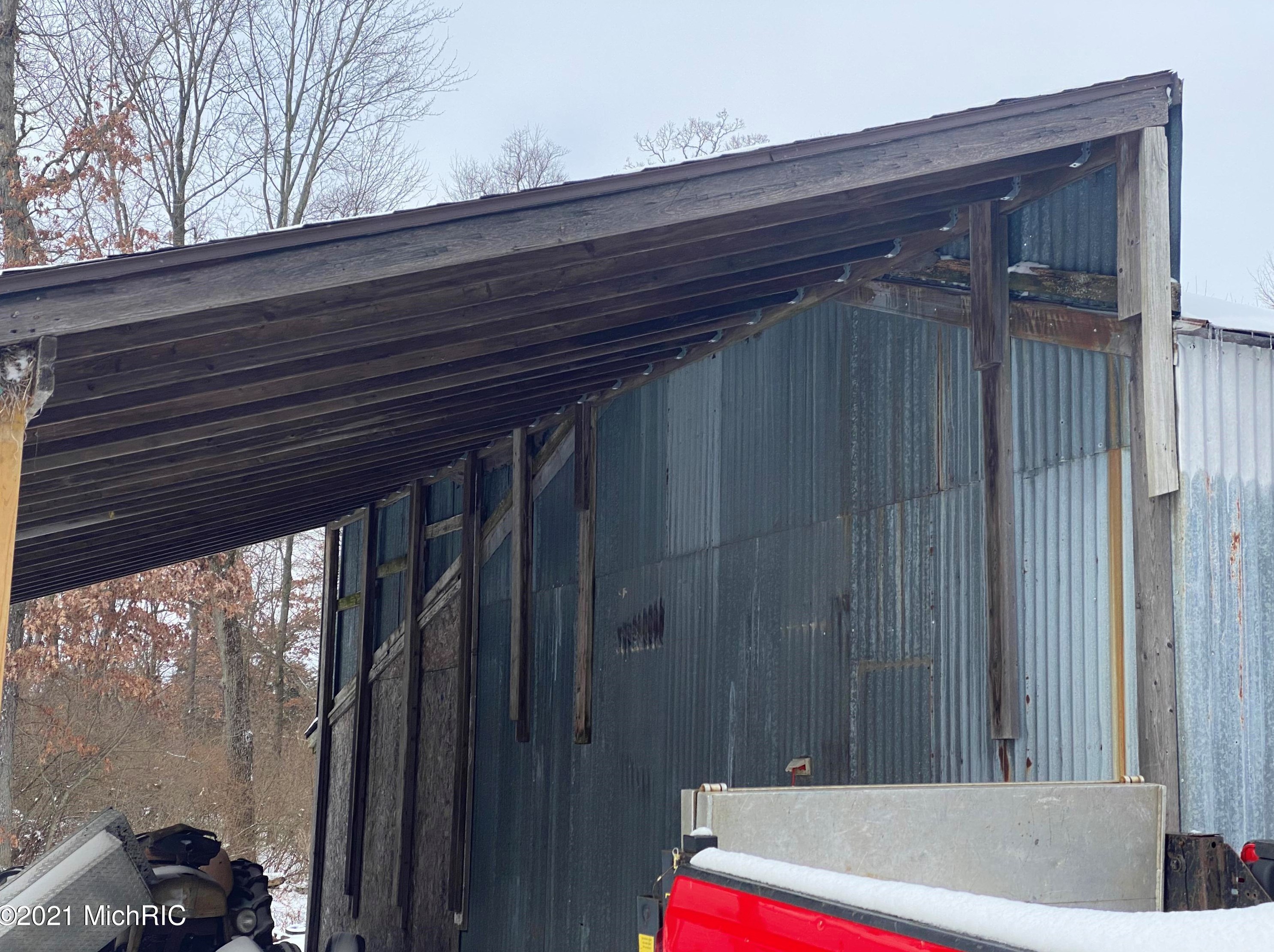 3161 Detroit Rd, Niles MI 49120-9454 exterior