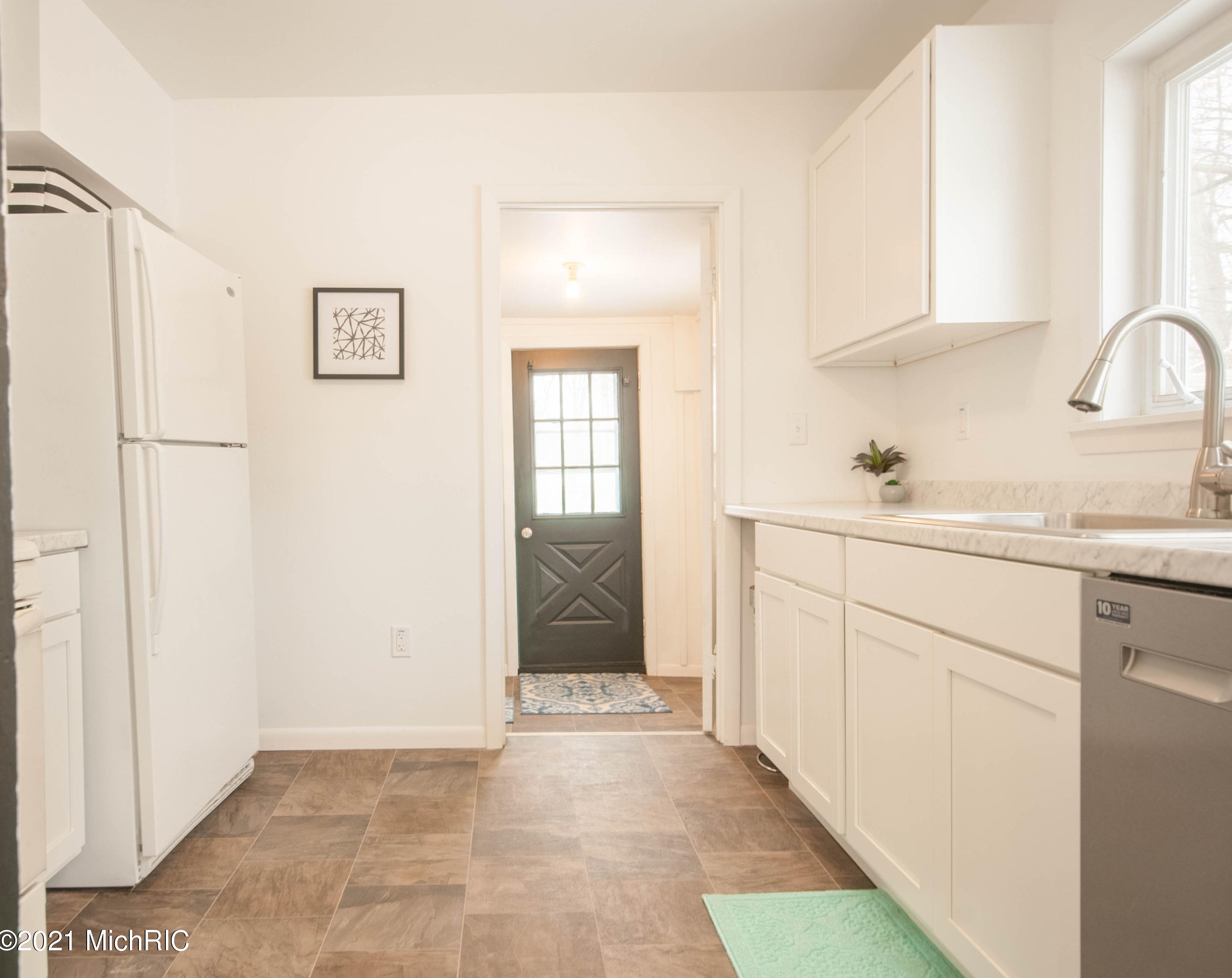 1017 Regent St, Niles MI 49120-2645 exterior