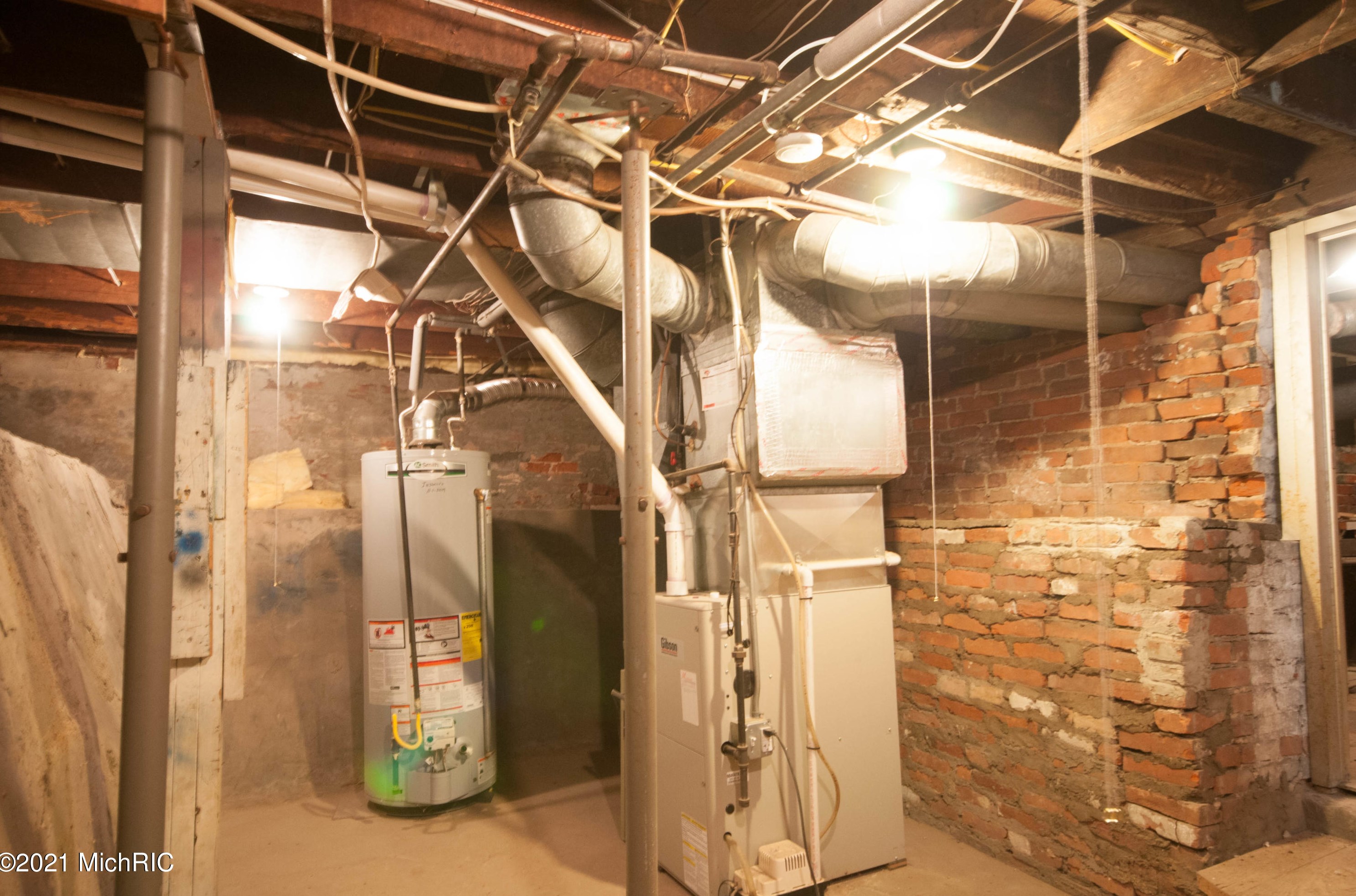 1017 Regent St, Niles MI 49120-2645 exterior