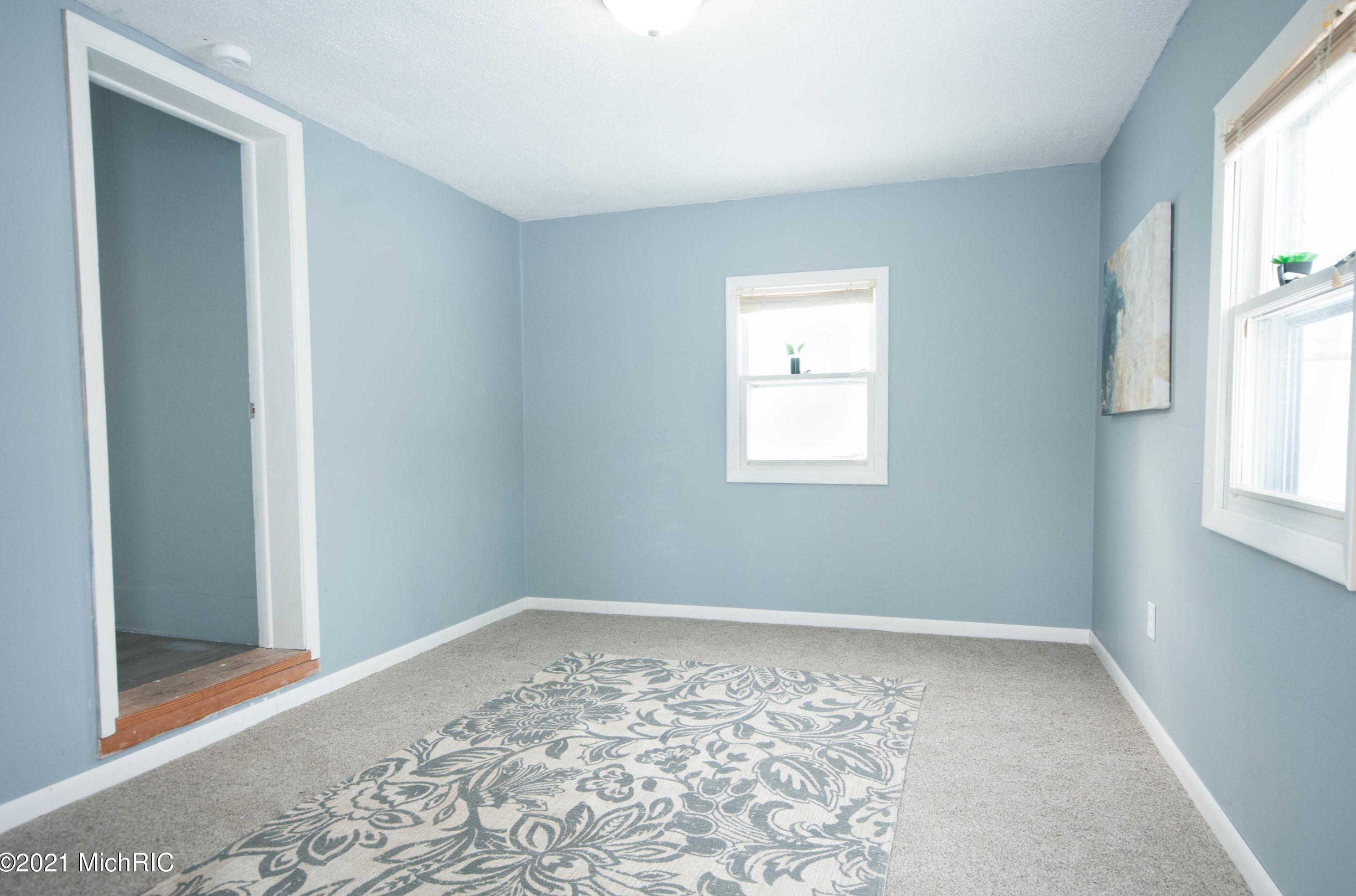 1017 Regent St, Niles MI 49120-2645 exterior