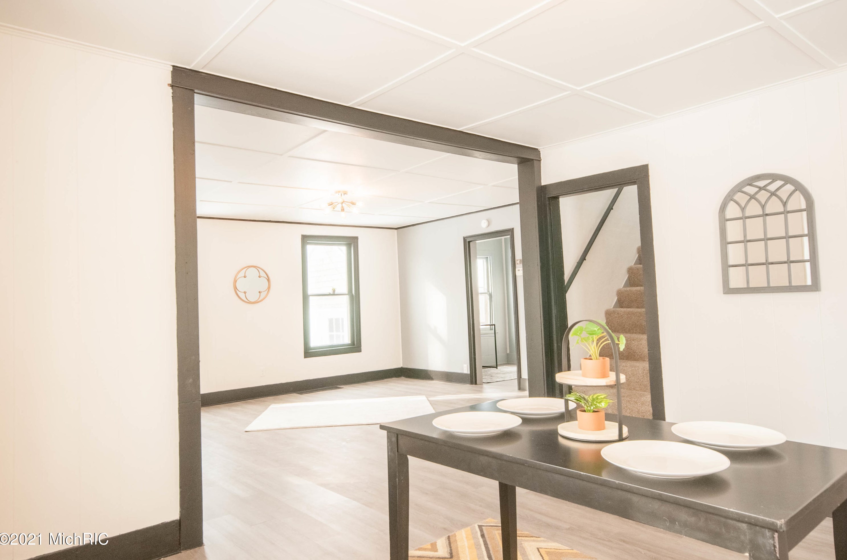 1017 Regent St, Niles MI 49120-2645 exterior