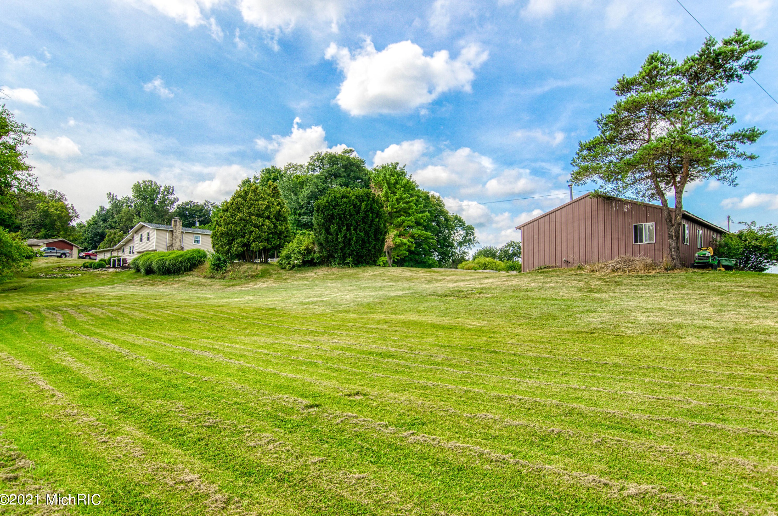 11350 Phelps Ave, Sparta MI 49345-9797 exterior