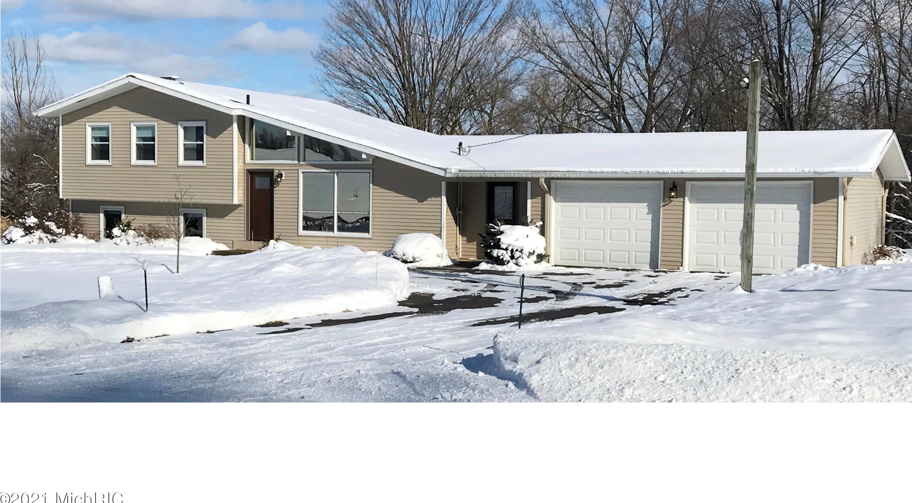 11350 Phelps Ave, Sparta MI 49345-9797 exterior