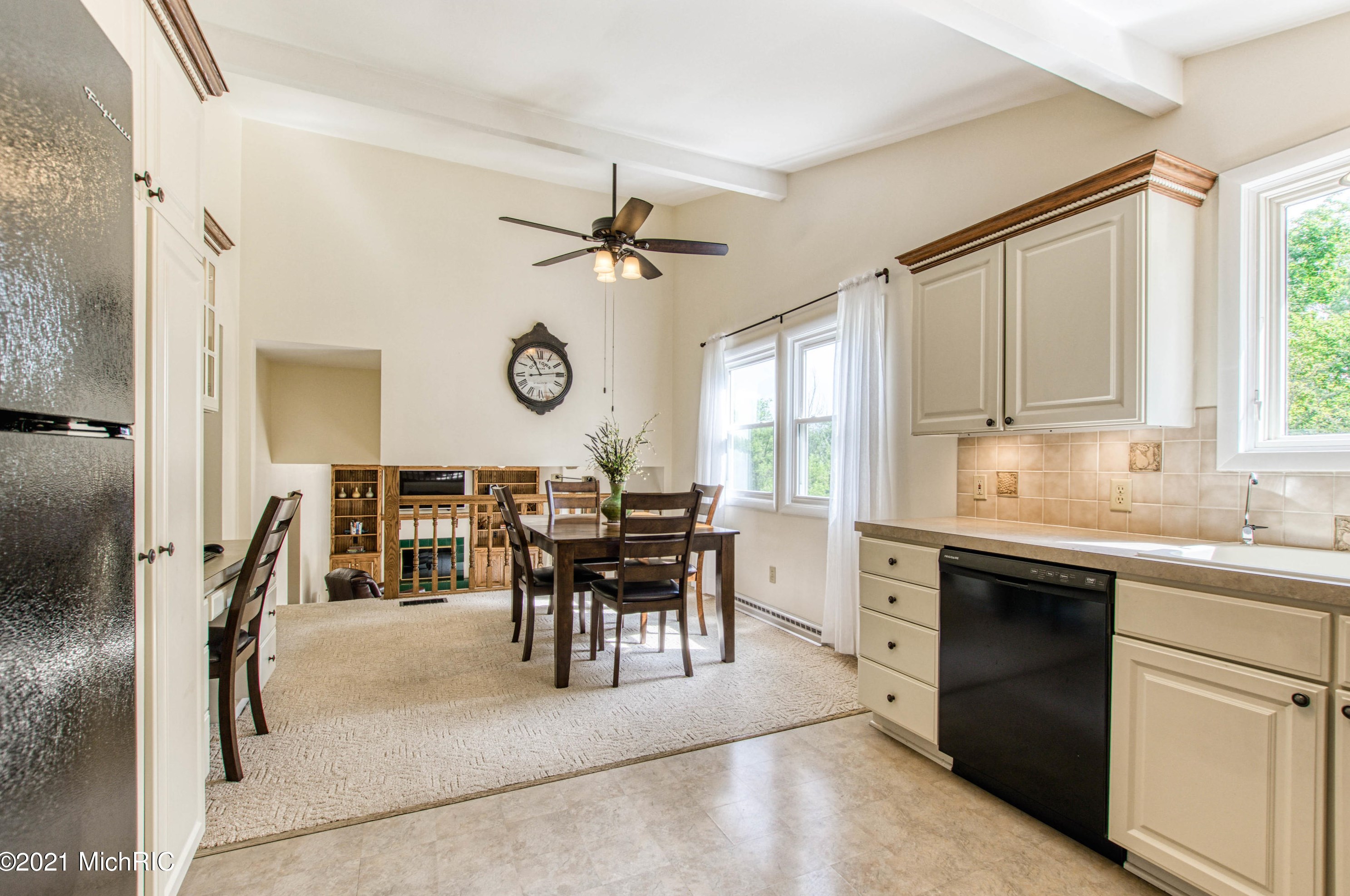 11350 Phelps Ave, Sparta MI 49345-9797 exterior