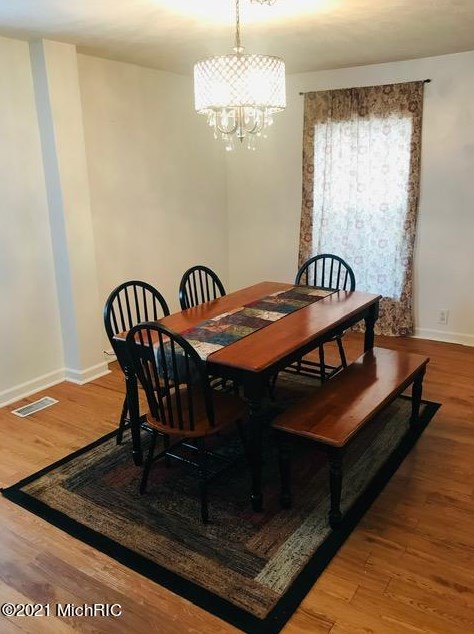 742 Maple St, Niles MI 49120-3256 exterior