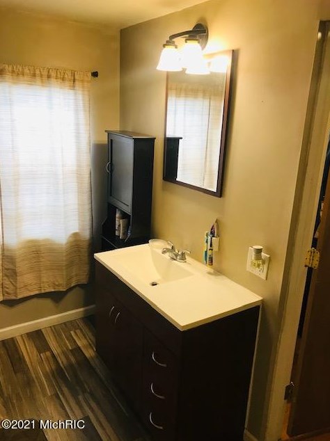 742 Maple St, Niles MI 49120-3256 exterior