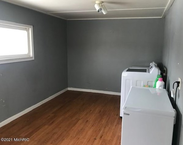 742 Maple St, Niles MI 49120-3256 exterior