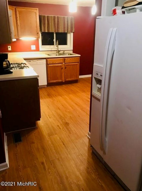 742 Maple St, Niles MI 49120-3256 exterior