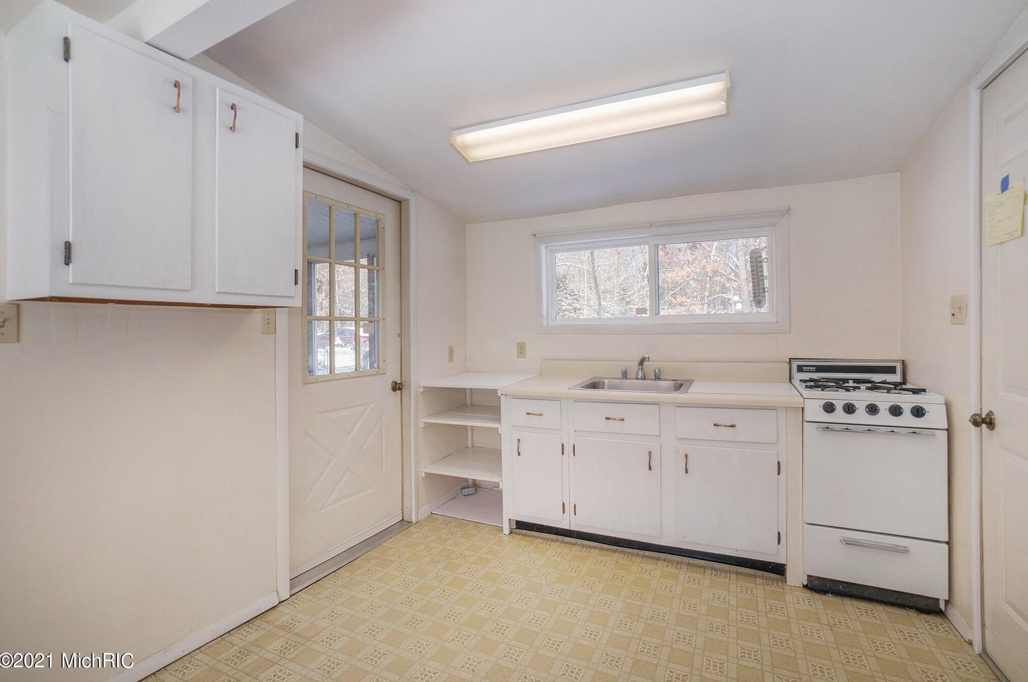 7029 D Dr, Battle Creek MI 49014-8514 exterior