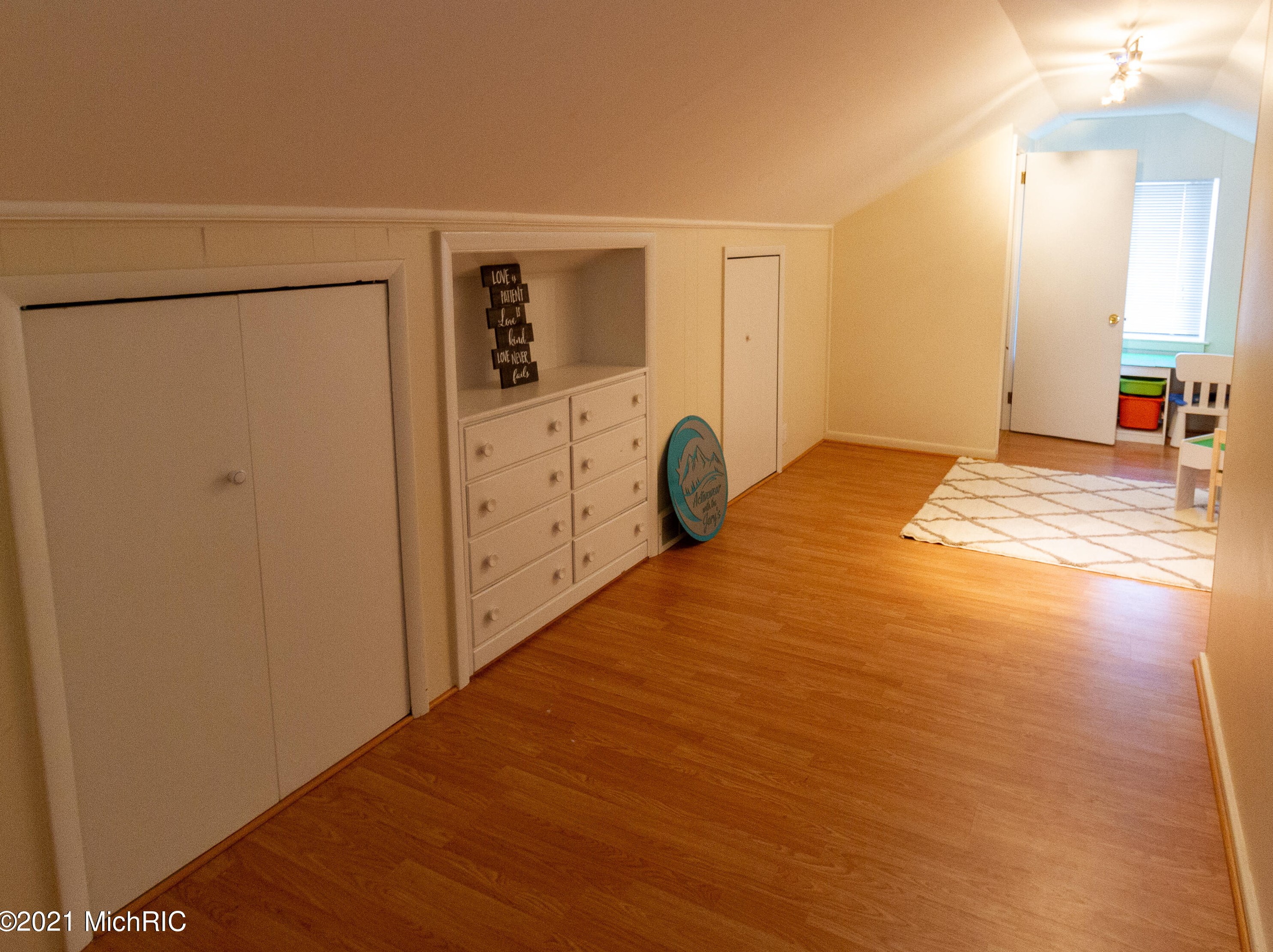 17558 Macarthur, Detroit MI 48240-1946 exterior